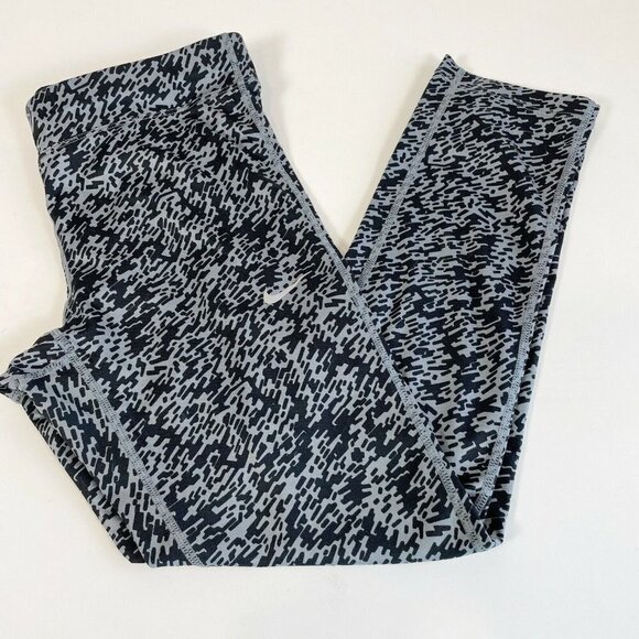 Nike Womens Dri Fit Essential Running Tight Cropped Leggings Black XS 849889-065 - Picture 1 of 12